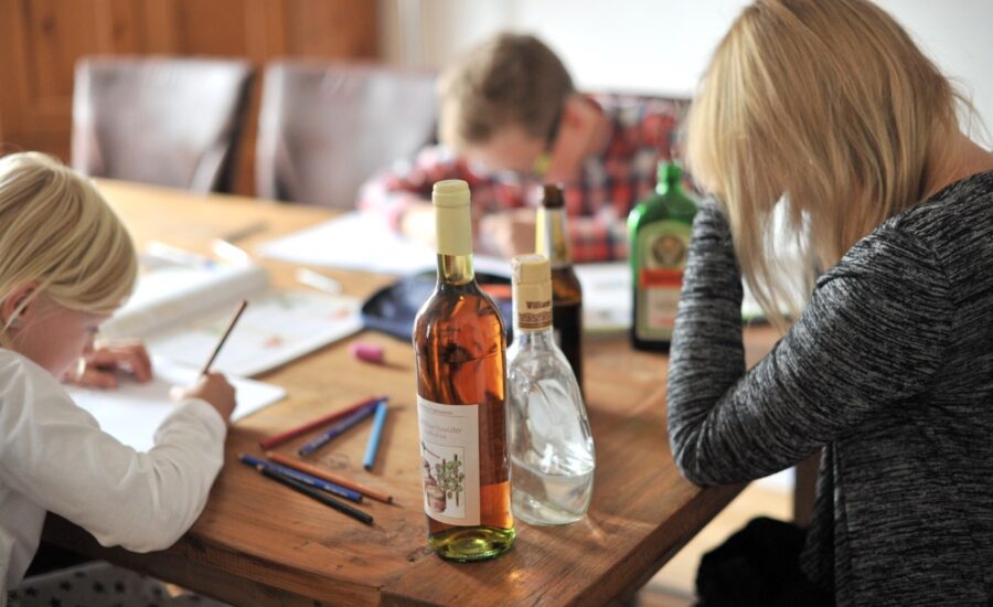 Symbolfoto zum Thema Alkoholabhängigkeit